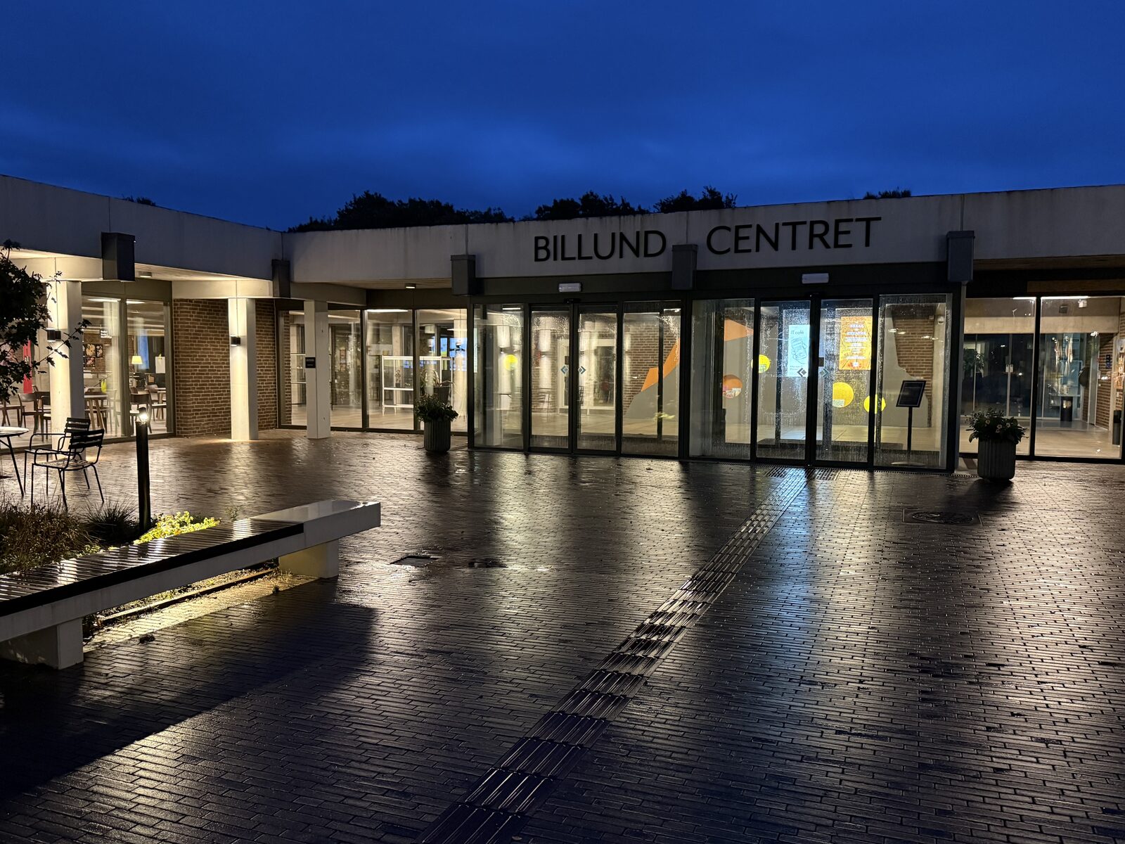 Billund Centret venue at night